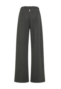 Brede pijpen gemaakt van ribbed donkergrijs stof, met een elastische tailleband en een label op de achterkant voor branding.