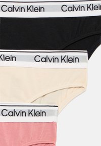 Calvin Klein női alsónemű szett fekete, bézs és rózsaszín színben, elasztikus derékpántokkal, fekete és szürke logóval.
