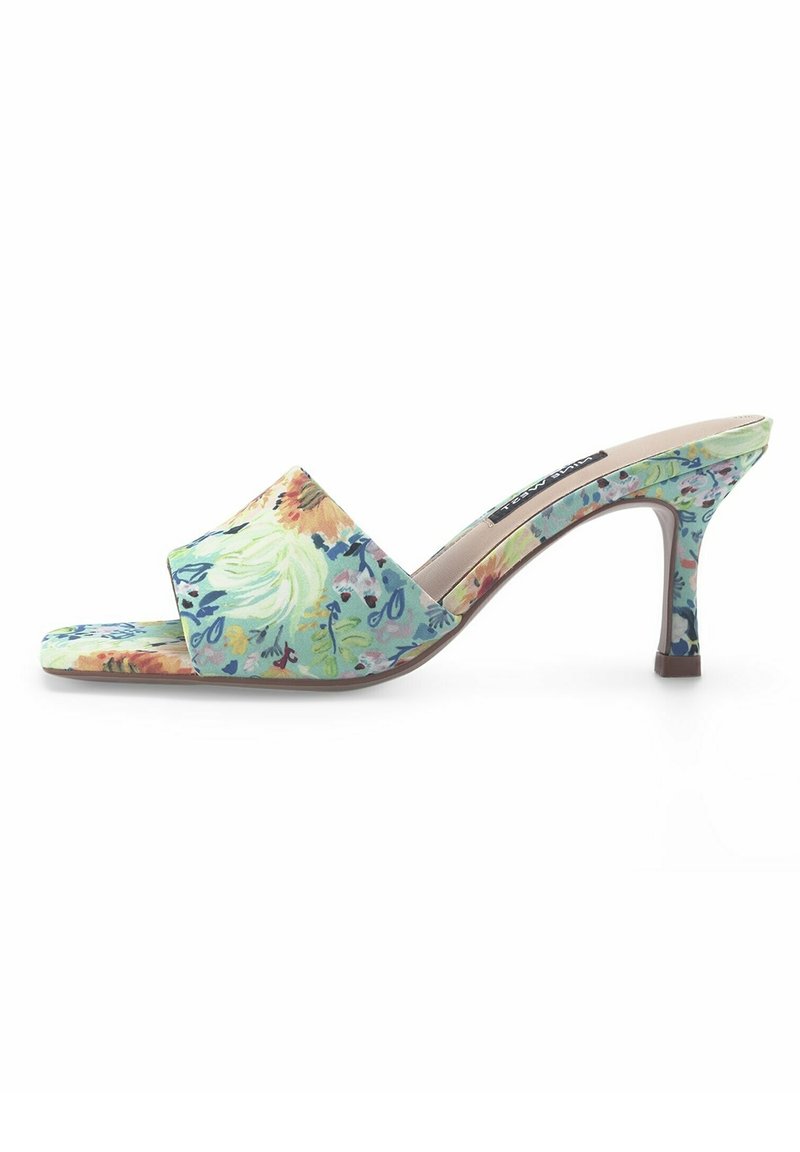 Sandale à talon en slingback ouverte à l'avant avec imprimé floral, dotée d'un talon bloc, d'un dessus en tissu aux couleurs pastel et d'une large bride avant.