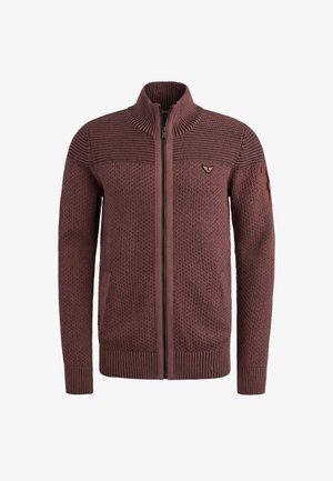 Bordeauxfarbener Strickpullover mit hohem Kragen, Reißverschluss, strukturiertem Körper, geripptem Saum und Bündchen sowie einem kleinen Logo auf der Brust.