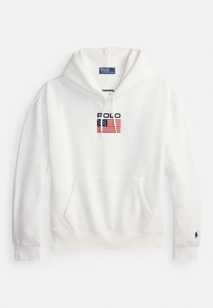 Felpa bianca con cappuccio in cotone, dotata di tasca frontale, cappuccio con coulisse e logo ricamato "Polo" con design a bandiera nei colori rosso, bianco e blu.