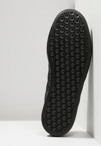 adidas Originals Sneakers - black