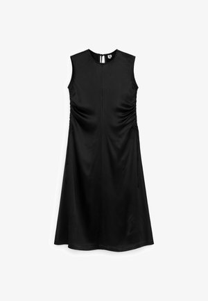 Mouwloze zwarte midi-jurk met ronde hals, gerimpelde zijkanten met verstelbare koordjes en een knoopsluiting aan de achterzijde.