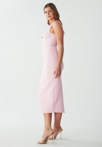BWLDR MAYAN MIDI  - Kotelomekko - pale pink
