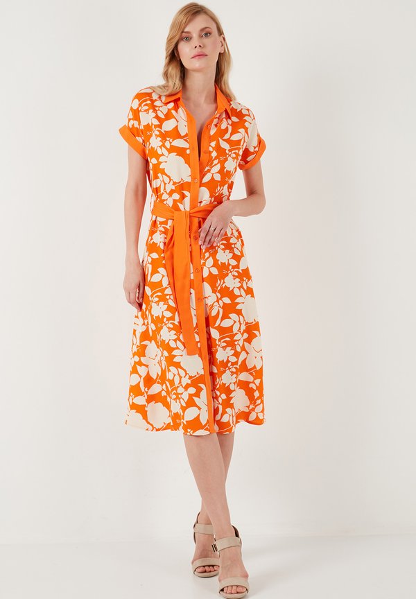 REGULAR FIT - Blusenkleid - ecru orange