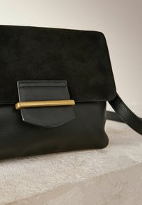 Next Geantă crossbody - black