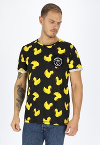 Unselected, black yellow duck