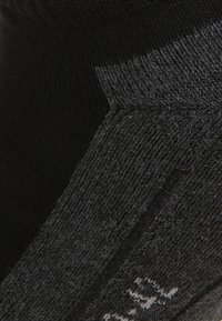 camano SNEAKER 4 PACK - Stopki