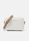 ALEXIA - Handbag - bianco/cuoio