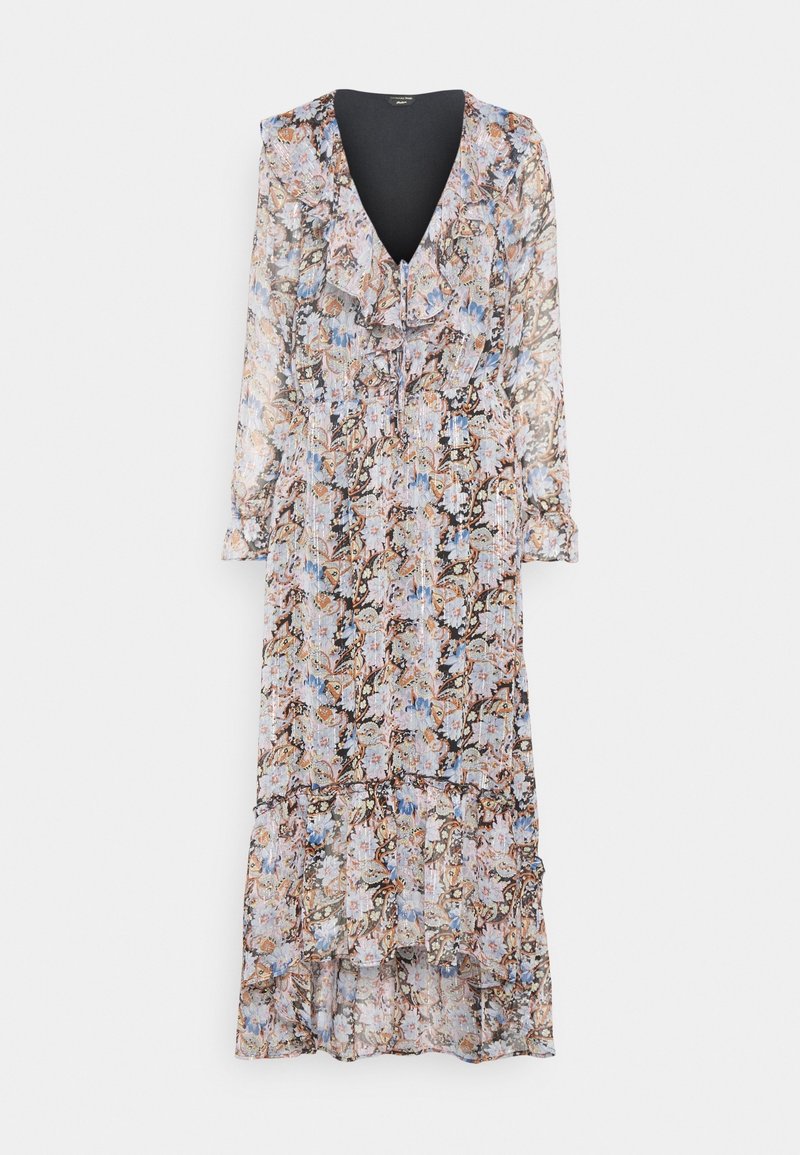Longue robe fleurie transparente avec col en V volanté, manches longues et ourlet à volants dans des tons de bleu, marron et beige sur fond noir.