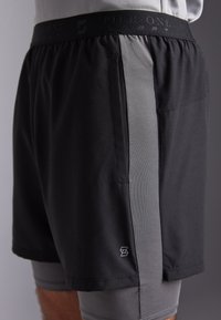 Pier One Sport 2 IN 1 SHORTS WITH DOUBLE CONTRAST LAYER - Sports shorts - black/dark grey