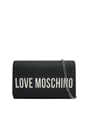 Borsa a tracolla rettangolare nera con catenella argentata e scritta bianca "LOVE MOSCHINO" sulla patta anteriore.