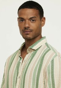 Lee Cooper DOMING - Chemise - matcha