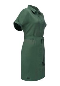 Rochie cămașă de culoare verde închis, cu mâneci scurte răsucite, închidere cu nasturi pe față, curea în talie și croi drept. Țesătură netedă cu o textură moale.
