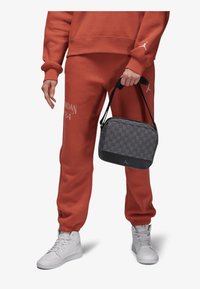Jordan JAM MONOGRAM MINI MESSENGER BAG  - Borsa a tracolla - dark smoke grey