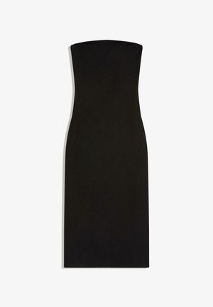 Robe noire sans bretelles longueur genou avec silhouette ajustée et tissu lisse et uni, étalée à plat sur fond blanc.