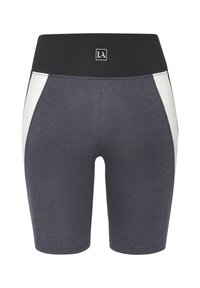 Sivé atletické šortky s čiernym pásom, na bokoch so vstavanými bielymi panelmi a logom na páse. Hladká textúra látky.