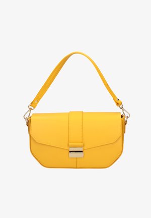 Sac d'épaule en cuir jaune avec rabat rectangulaire, fermoir en argent et bandoulière amovible avec crochets en métal.