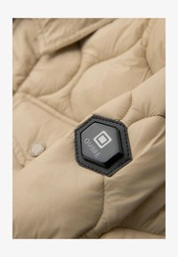 Unausgewählt, beige