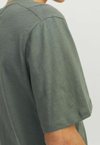 Jack & Jones T-shirts print - laurel wreath