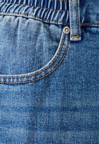 CALLI MOM  - Tiesaus kirpimo džinsai - mid blue wash