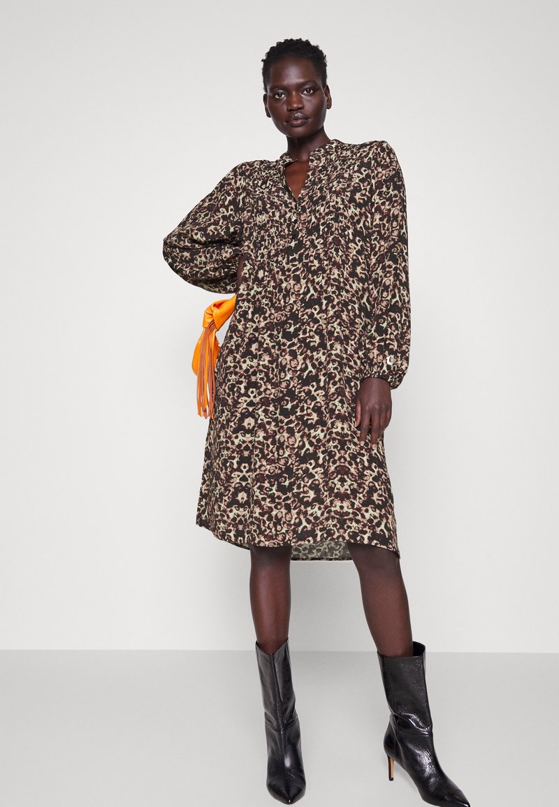 brown true religion dress TUCKED LONGSLEEVE SQUARES - Shirt dress Shop Blue HOUSE OF Color:Purple Orchid jennyreimold Ladies dresses The Velour Faux Fur