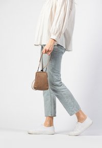 Aunts & Uncles MRS SUGAR POP - Borsa a tracolla - timeless taupe