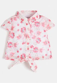 Kwiatowa koszula z krótkim rękawem i zapięciem na guziki, uszyta z przezroczystej tkaniny w różowe i czerwone kwiaty, z detalem w postaci wiązania na dole.