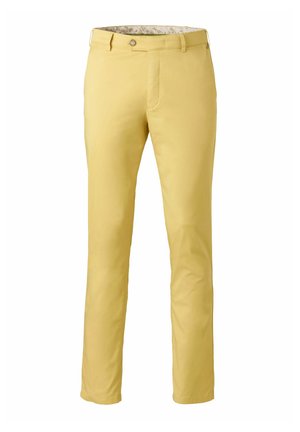 Pantalon jaune ajusté pour homme avec passants de ceinture, fermeture à bouton et ceinture intérieure à motifs.
