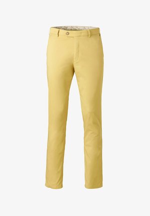 Pantalon jaune ajusté pour homme avec passants de ceinture, fermeture à bouton et ceinture intérieure à motifs.