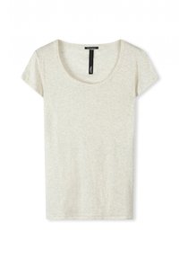 Lichtgrijs T-shirt met korte mouwen en een ronde hals, gemaakt van zachte, gestructureerde stof. Heeft een verticale zwarte label bij de hals.