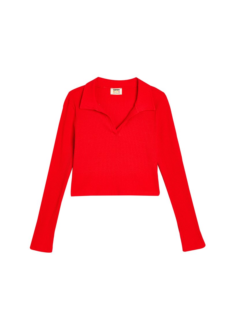 Rød ribbet langærmet top med en krave og en cropped pasform. Stoffet ser strækbart og tekstureret ud. Etiketten er synlig indeni kraven.