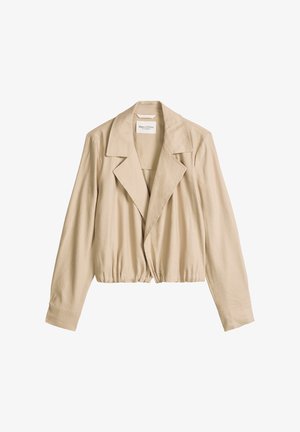 Beige kurz geschnittene Jacke mit breiten Revers, langen Ärmeln und elastischem Saum, flach vor weißem Hintergrund dargestellt.