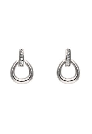 Stříbrné kruhové náušnice s texturovaným kruhovým vzorem, doplněné malým řádkem průhledných kamenů na horním uchycení pro zvýraznění detailu.