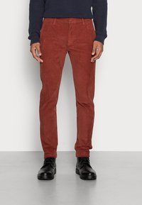 Levi's® XX CHINO SLIM TAPER PANTS - Chinos - fired brick