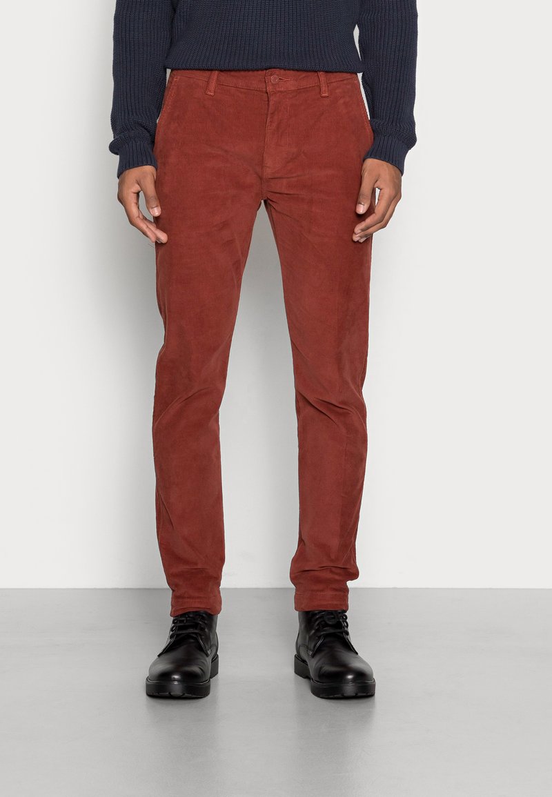 Levi's® XX CHINO SLIM TAPER PANTS - Chinos - fired brick