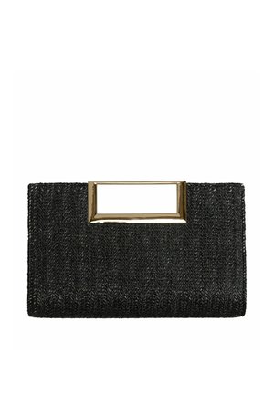Zwarte geweven clutch portemonnee met rechthoekig goudkleurig metalen handvat aan de bovenkant in het midden, rechthoekige vorm, zonder zichtbare bandjes of logo's.