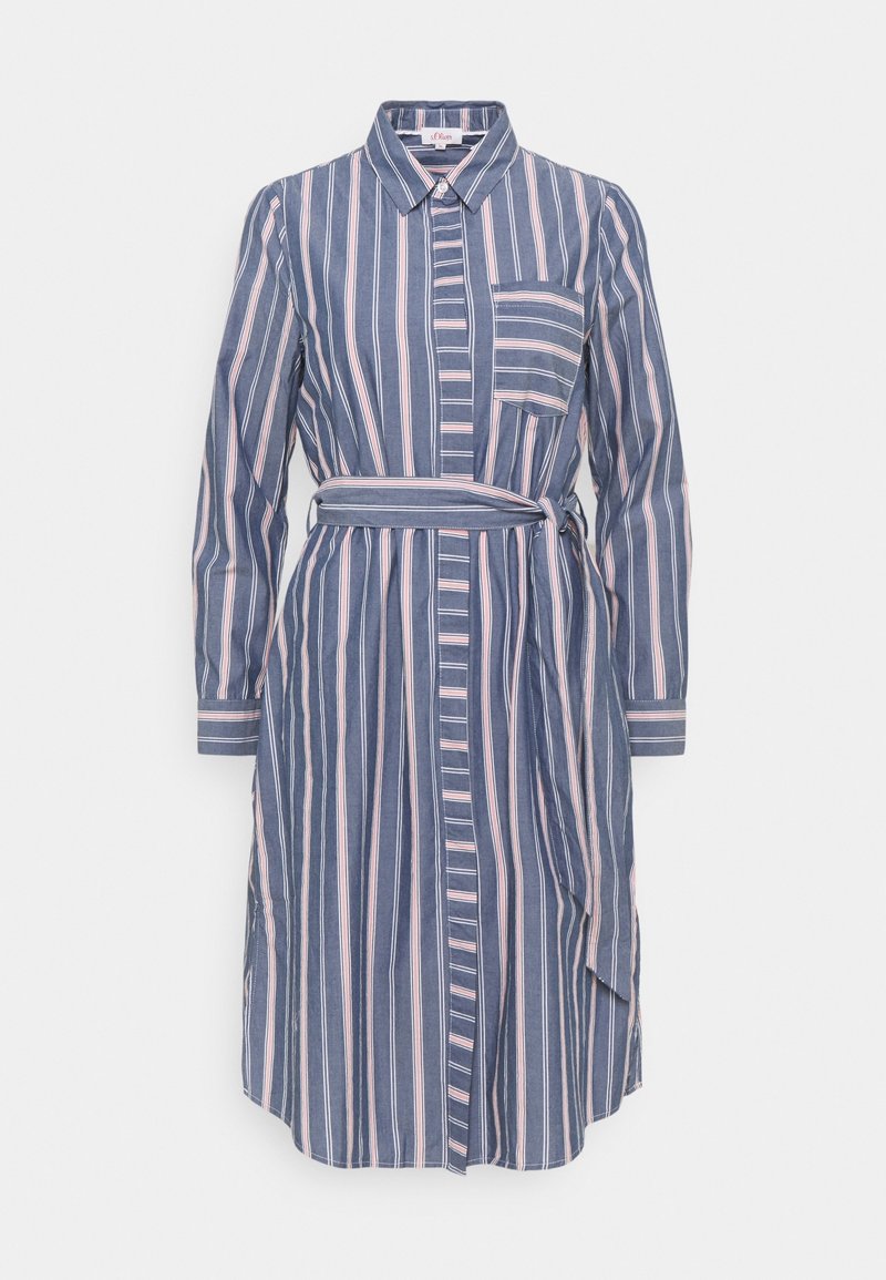 Robe chemise à manches longues à rayures verticales bleues et roses, avec col, poche poitrine, boutons sur le devant et ceinture taille assortie en tissu.