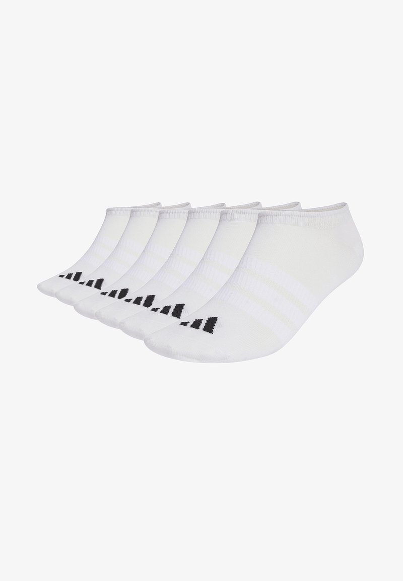 Weiße Knöchelsocken aus einer Baumwollmischung, mit geripptem Bündchen, dezenten Streifen und schwarzen Logoakzenten an den Zehen. Sechs Paar enthalten.