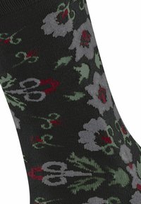 Czarna skarpetka w kwiatowy wzór z szarymi i zielonymi kwiatami, ciemnoczerwonymi akcentami oraz teksturowanym wykończeniem. Szczegółowy wzór zawiera liście.