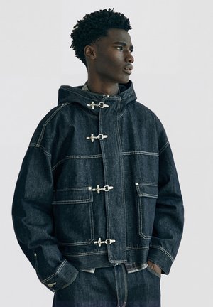 Bershka, HOODED WITH CLASPS - JACKET - Veste en jean - royal blue