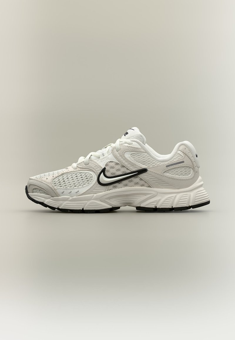 V5 RNR 2 summit white/summit white/photon dust/black/white