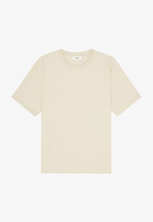 Beige korte mouw katoenen T-shirt met ronde hals en zichtbaar merklabel aan de binnenkant van de kraag.