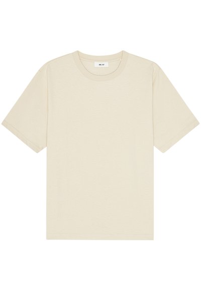 T-shirt beige in cotone a maniche corte con girocollo e etichetta del marchio visibile all'interno del colletto.