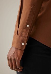 Next LONG SLEEVE OXFORD REGULAR FIT - Hemd - tan brown