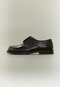 Non sélectionné, brown monterrey croco 26