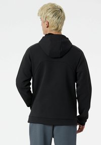 New Balance R W TECH  - Felpa con zip - black