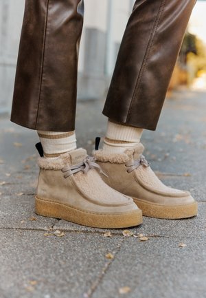 ENJAR SAALA  - Winter boots - mouton