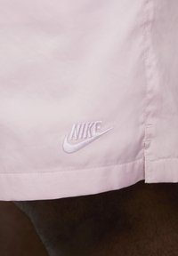 Nike Sportswear CLUB FLOW - Shorts - pink foam white