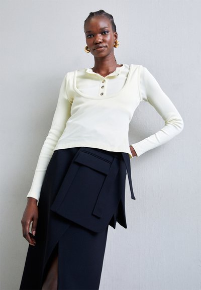 A.W.A.K.E. MODE DOUBLE EFFECT HALF BUTTON CLOSURE - T-shirt à manches longues - ivory